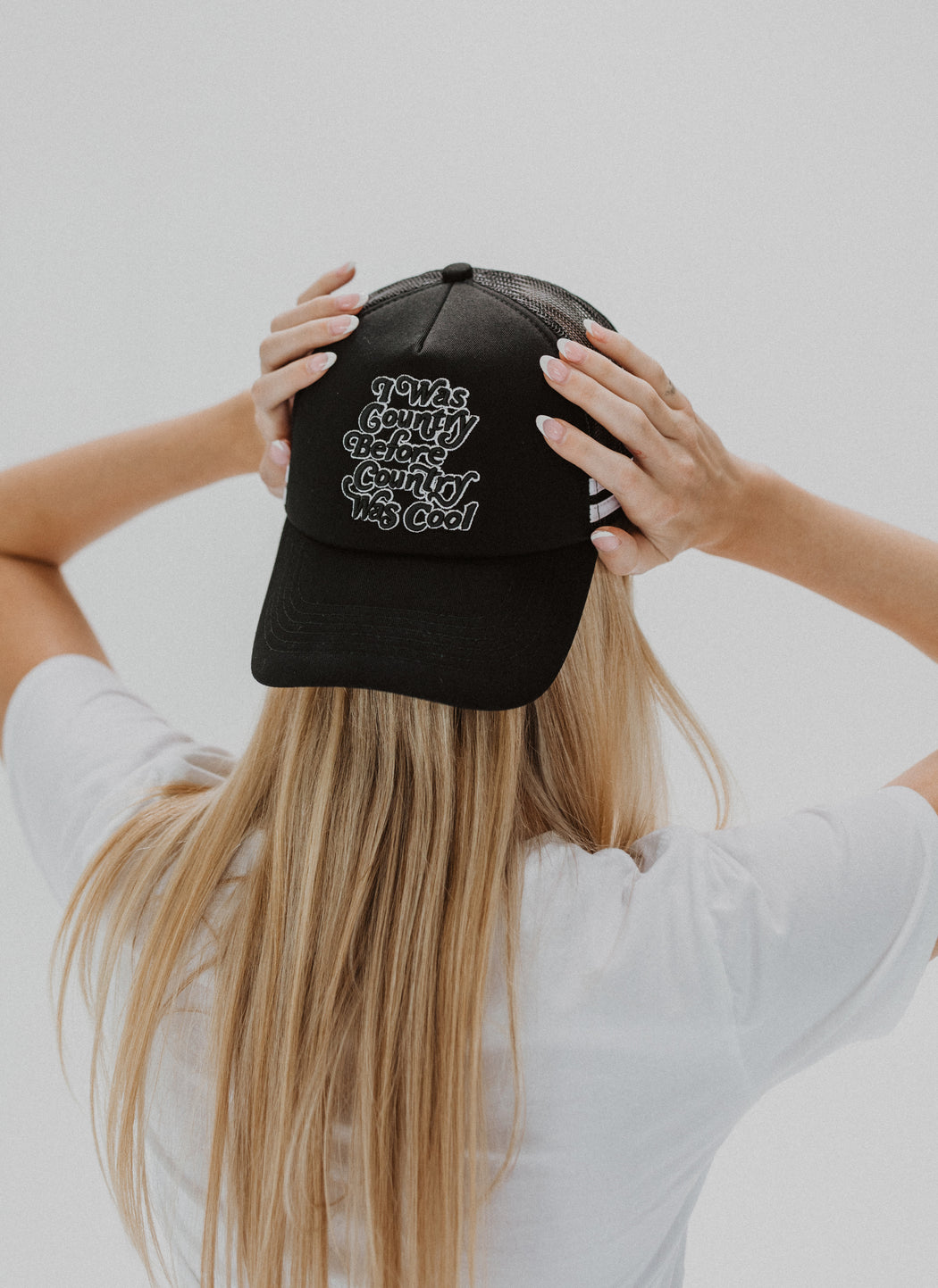 COUNTRY COOL TRUCKER HAT BLACK