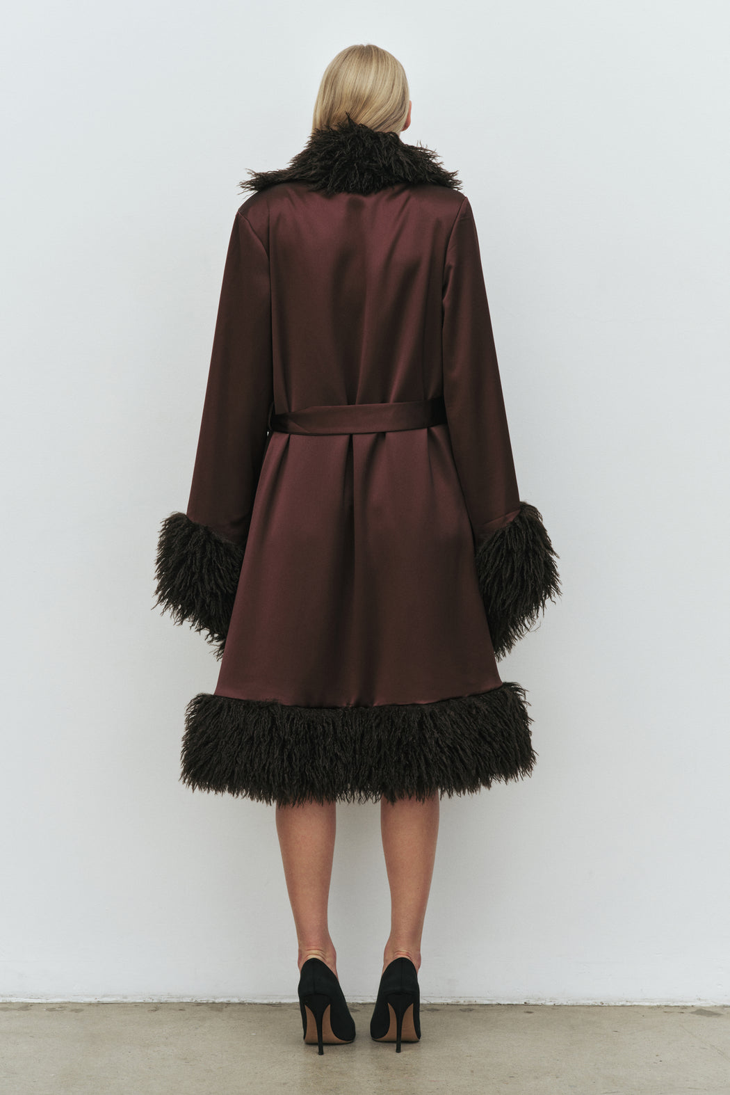 HUSTLE ROBE
