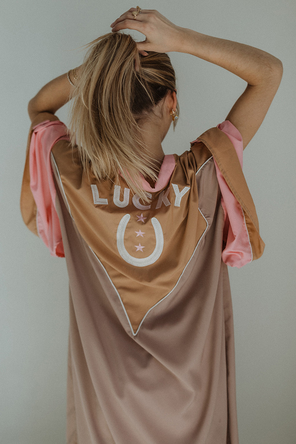 LUCKY ROBE