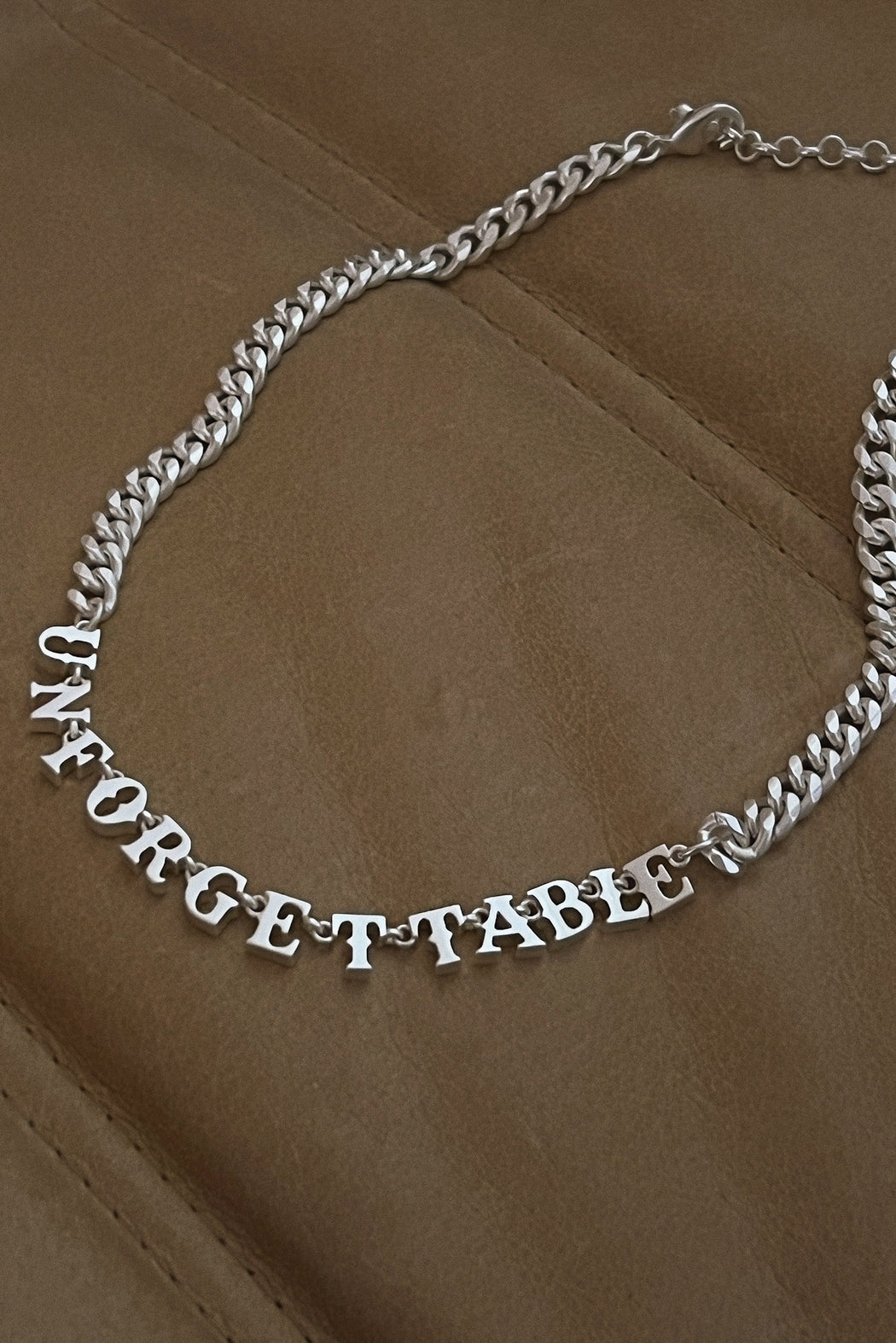 UNFORGETTABLE NECKLACE