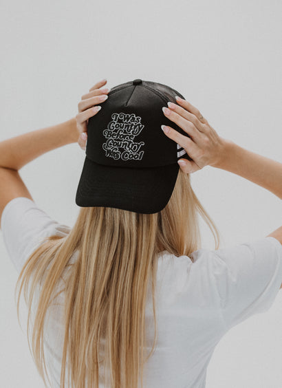 COUNTRY COOL TRUCKER HAT IN BLACK
