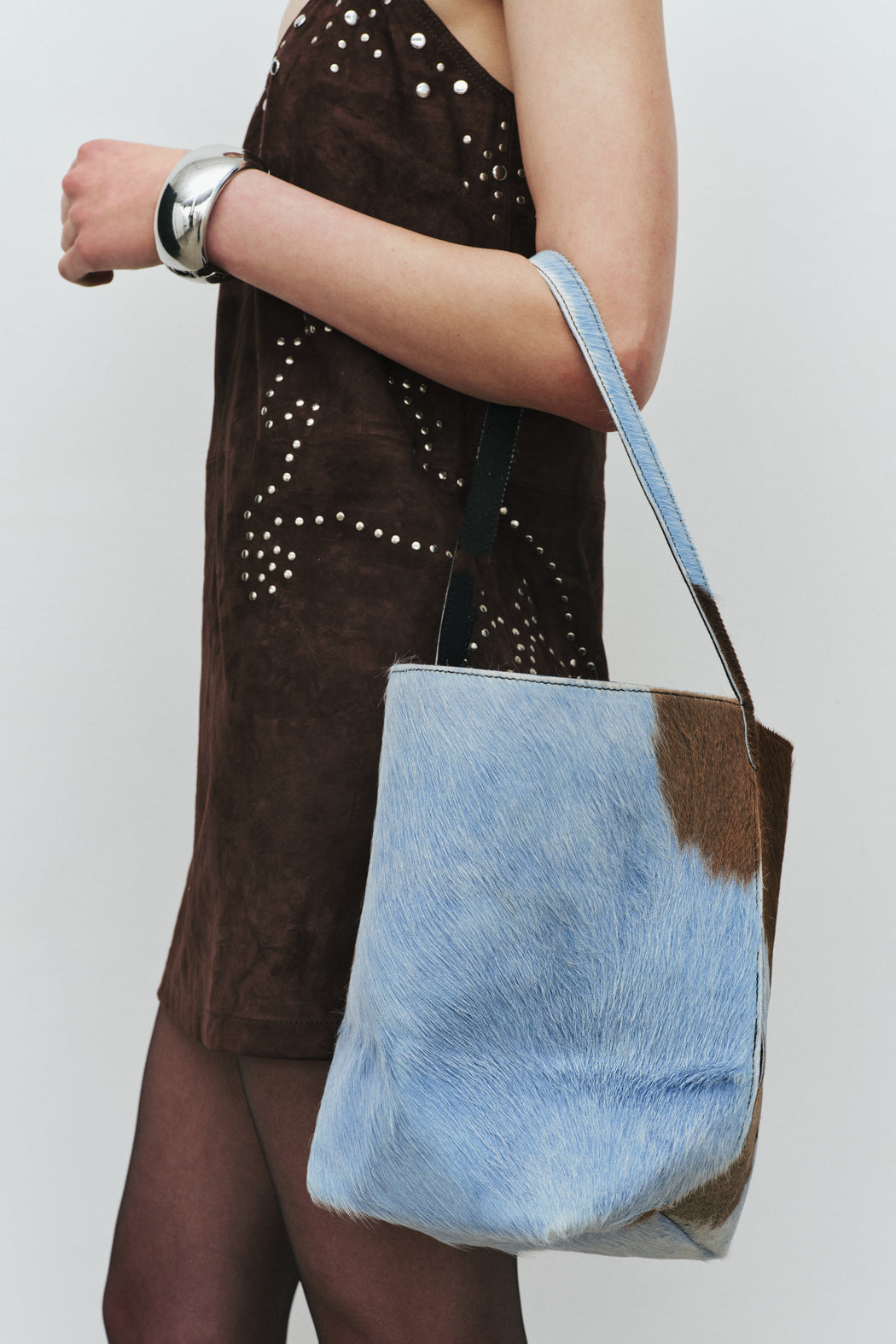 UL COWHIDE LARGE BUCKET BAG