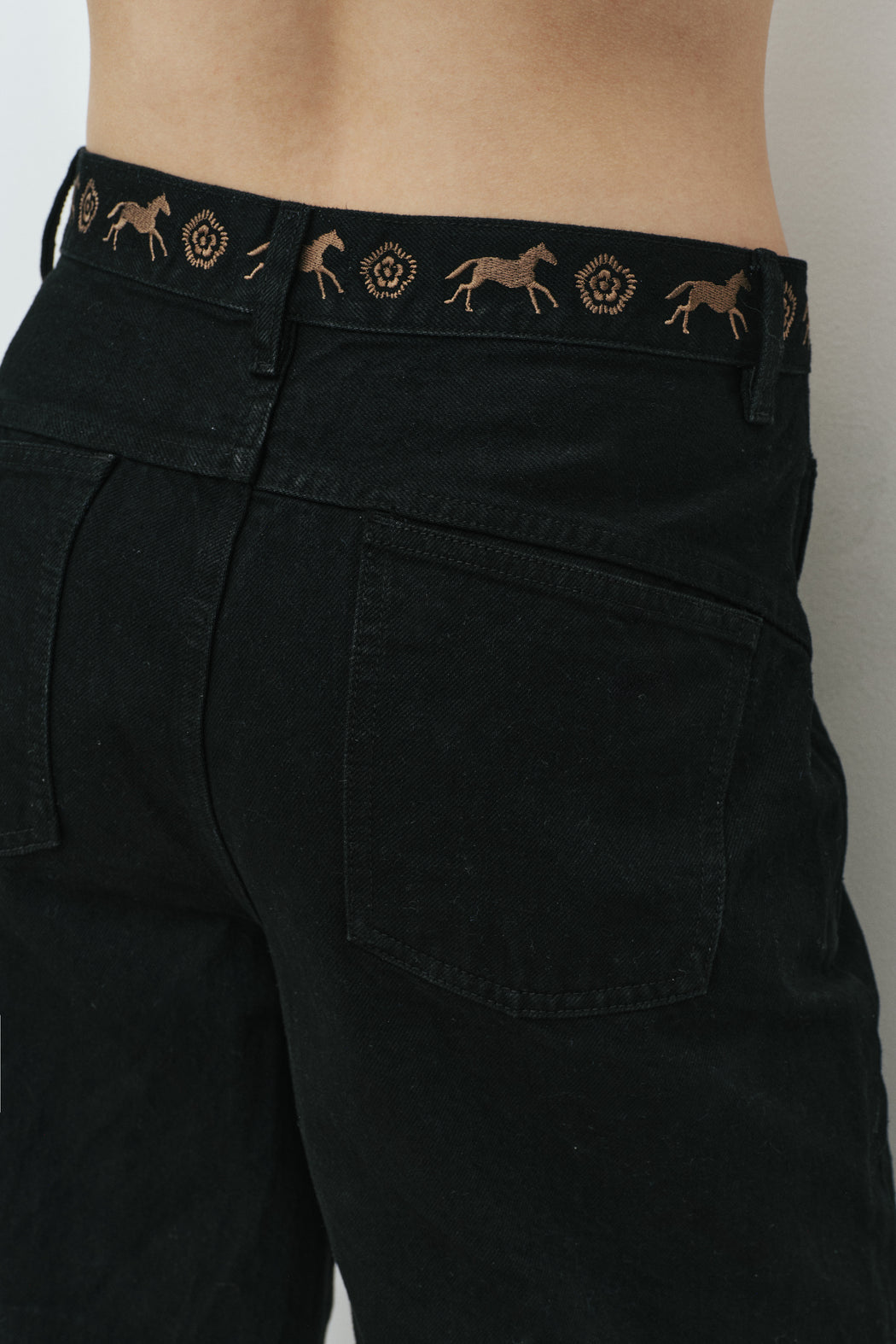 BACK ON THE HORSE BARREL JEANS