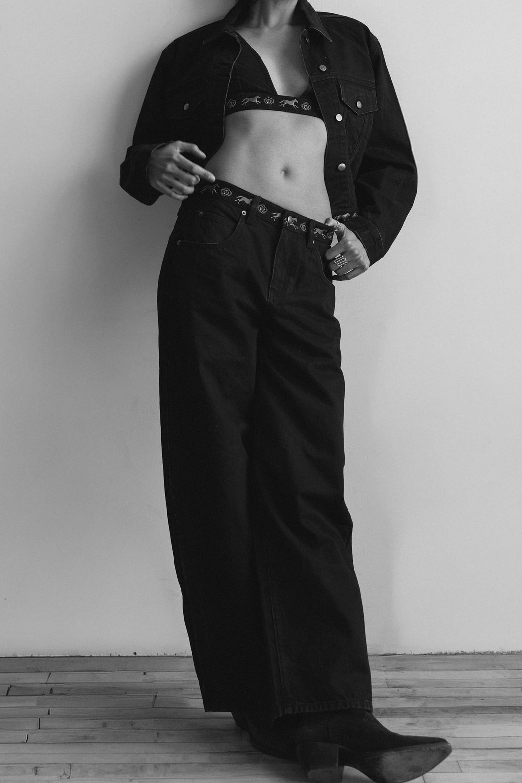 BACK ON THE HORSE BARREL JEANS