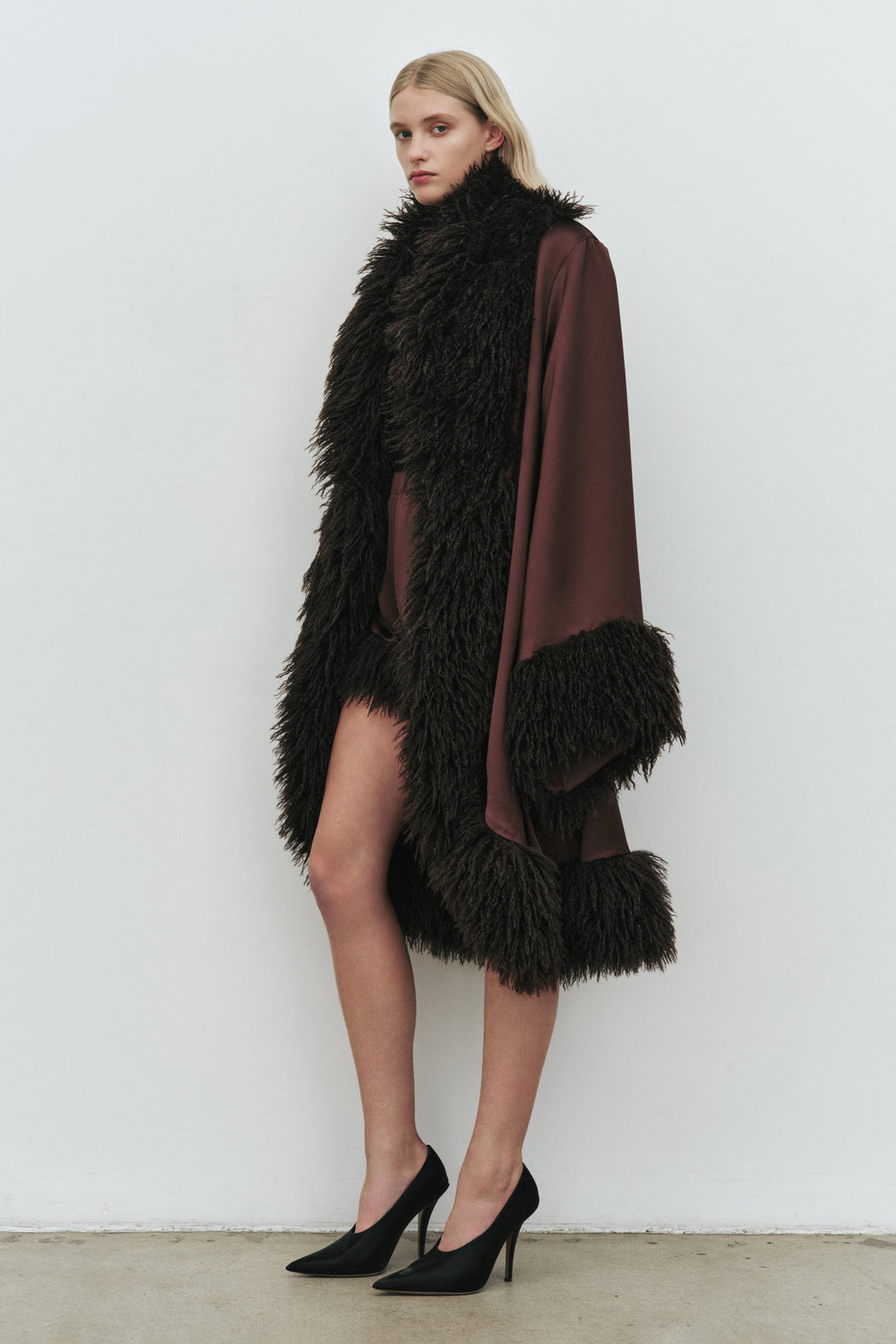 HUSTLE ROBE