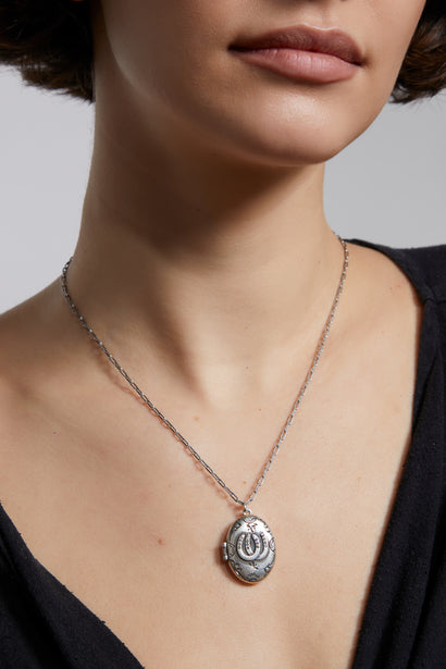 LADY LUCK OVAL LOCKET